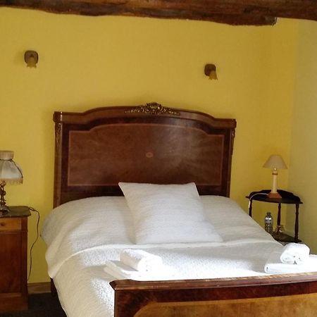 Les Trois Cheminees Chambres D'Hotes Livarot-Pays-d'Auge Exterior photo