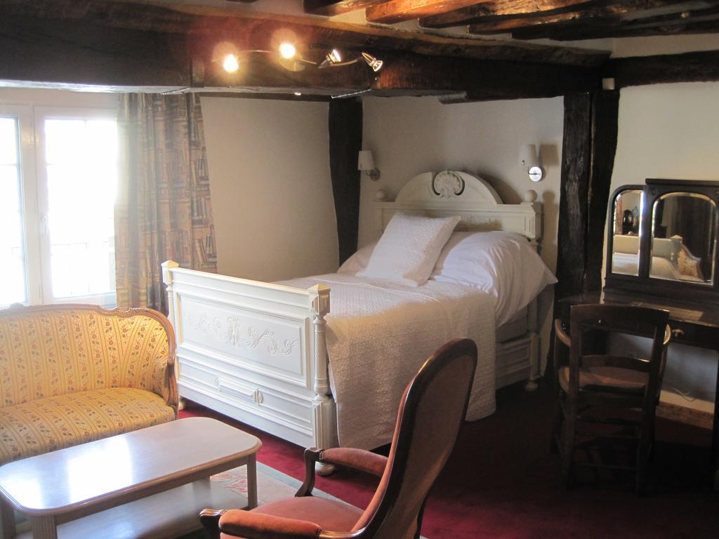 Les Trois Cheminees Chambres D'Hotes Livarot-Pays-d'Auge Exterior photo