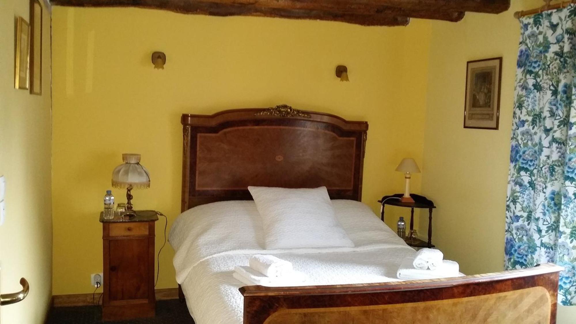 Les Trois Cheminees Chambres D'Hotes Livarot-Pays-d'Auge Exterior photo