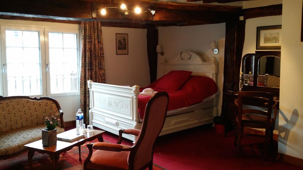 Les Trois Cheminees Chambres D'Hotes Livarot-Pays-d'Auge Exterior photo